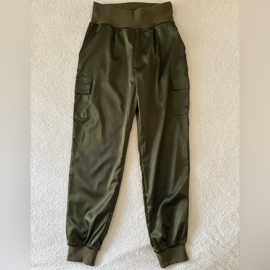 Olive Green Women's Cargo Joggers Size Small